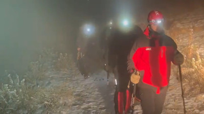 Niğde'de kar bastırdı: 4 dağcı mahsur kaldı