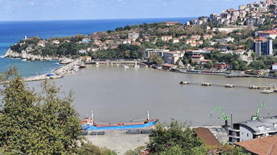 Zonguldak Limanı sarı renge boyandı