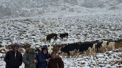 Adana'nın yüksek kesimlerine kar yağdı!