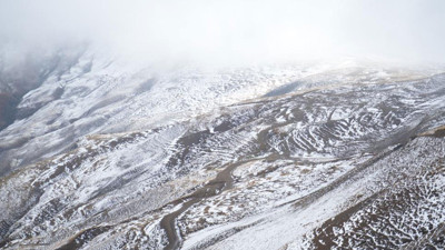 Muş'a yüksek kesimleri beyaza büründü!