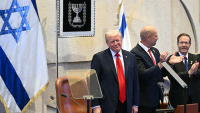 Trump Knesset'te Netanyahu'ya af istedi: Batı Asya'nın 'yeni şafağı'nı İsrail'de doğurdu!
