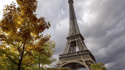 Geçici olarak kapatılmıştı: Eyfel Kulesi yıkılacak mı?