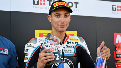 Toprak Razgatlıoğlu, ilk yarışta 2. oldu