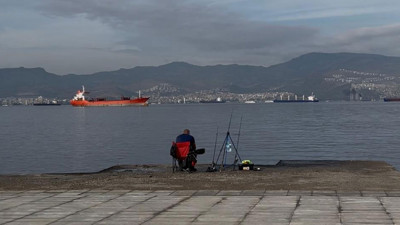 Yer: İzmir... Balık tutarken dehşeti yaşadı: Oltaya insan kafatası takıldı