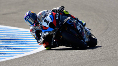 Toprak Razgatlıoğlu, yarışı tamamlayamadı! Nicolo Bulega'nın çarpmasıyla yarış dışı kaldı