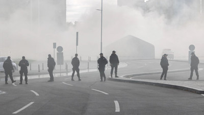 Sırbistan Ulusal Meclisi önünde silahlı saldırı... Cumhurbaşkanı Vucic: 'Terör'