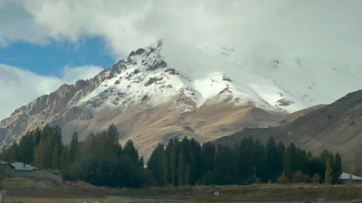 Van Başkale’de yüksek kesimler beyaza büründü