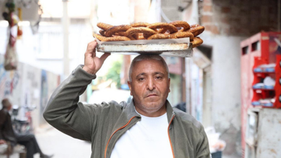 Diyarbakır'da başarı hikayesi! Simit satıp ailesine bakıp KPSS'ye çalıştı