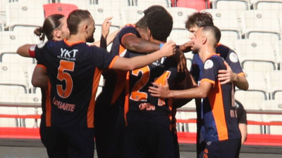 Başakşehir'den 4-0'lık galibiyet! Turuncu-lacivertliler, Antalyaspor'u mağlup etti