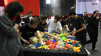 Türkiye’nin en çirkin robotları yarışması! Eskişehir'de yapıldı