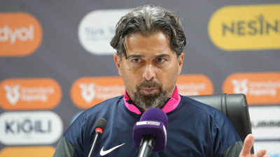 Çaykur Rizespor Teknik Direktörü İlhan Palut: '1 puan gösterdiğimiz mücadeleye göre kötü sonuç değil'