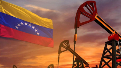 ‘Venezuela dünyaya petrol vermekten vazgeçmeyecek’