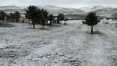 Erzurum'a ilk kar düştü! İlçeler beyaza büründü...
