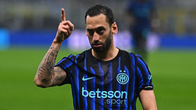 Hakan Çalhanoğlu, 2 golle yıldızlaştı