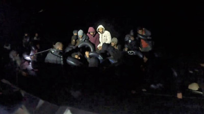 İzmir açıklarında 43 düzensiz göçmen kurtarıldı