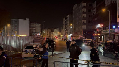 Gebze’de yıkılan binanın yakınındaki bir binada çatlaklar oluştu