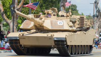 Trump’tan Yunanistan’a bedava silah! Tanklar zırhlı araçlar helikopterler…