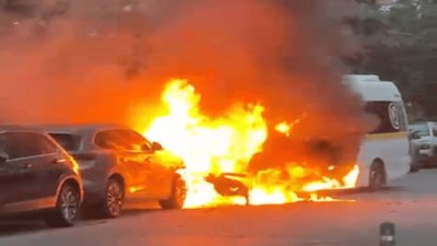 Faciadan dönüldü: Manisa'da öğrenci taşıyan minibüs alev alev yandı