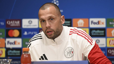 Ajax Teknik Direktörü John Heitinga: 'Galatasaray'a karşı iyi oynayacağımızı düşünüyorum'
