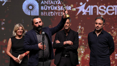 ‘Yerli Yurtsuz’ Altın Portakal’dan ödülle döndü