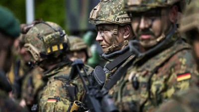 Almanlar zorunlu askerlik ve askerileşmeye karşı sokağa çıkıyor: 'Savaşa değil, barışa muktedir olun'