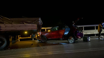 Bursa'da zincirleme kaza! 2'si çocuk 3 yaralı var