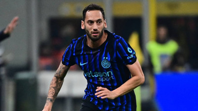 Hakan Çalhanoğlu, ekim ayının futbolcusu seçildi