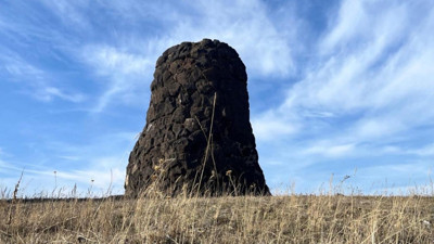 Kars’taki gizemli tepe merak uyandırıyor! Define avcılarının gözdesi oldu