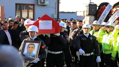 Manisa'da kazada şehit olan polis son yolculuğuna uğurlandı