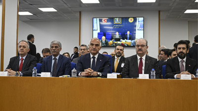 Restorasyon tartışmalarına Bakan Ersoy’dan yanıt: Her müdahale kurul kararıyla yapılıyor