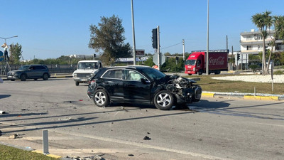 Antalya'da kaza oldu! 4 kişi yaralandı