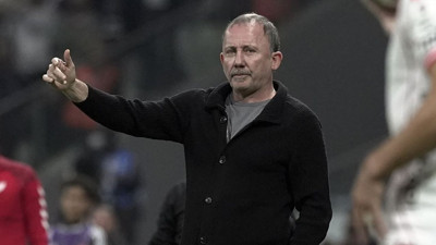 Beşiktaş'ta Sergen Yalçın dört ismin üstünü çizdi! Takımdan ayrılacaklar