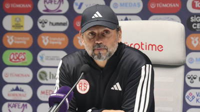 Antalyaspor Teknik Direktörü Erol Bulut: 'Deplasmanda bir puan almak önemli'