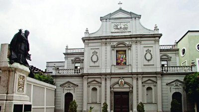 Saint Esprit Kilisesi nerede? Papa'dan ötürü merak edildi