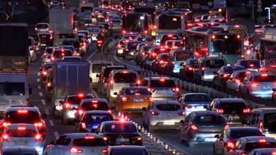 Dünyanın en saçma trafik kuralları! Bu ülkede siyah araba pazar günleri yasak