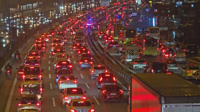 İstanbul'da trafik yoğunluğu yüzde 80'e ulaştı