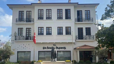 İstanbul'da bir belediyeye daha operasyon! Çok sayıda kişi gözaltına alındı