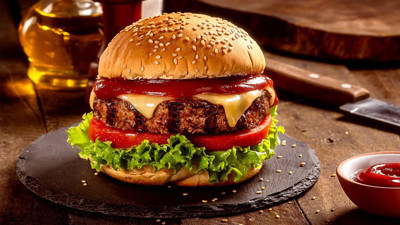 Dünyanın en pahalı hamburgerini yiyen ülkeler açıklandı! Türkiye'nin sıralaması dikkat çekti