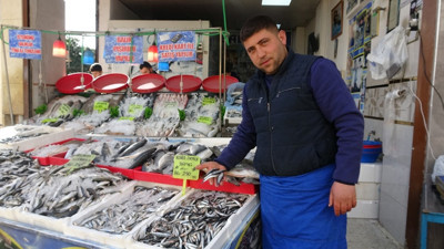 Kilis’te mide kaldıran görüntü! 'Denizin kuru fasulyedir' dedi bunu yaptı