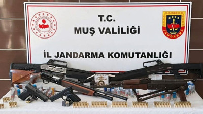 Malazgirt’te ruhsatsız silah operasyonu