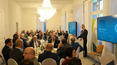 Süleymancılar cemaatinden Köln’de iftar: ABD var Türkiye yok