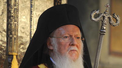Macron’dan ödül! Bartholomeos’un Fransız Akademisi’ne üyeliğine onay