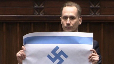 Siyonizme tarihi ayar: Milletvekili Nazi sembollü İsrail bayrağı açtı