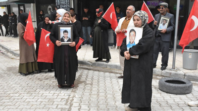 Van'da ailelerin evlat nöbeti kararlılıkla devam ediyor