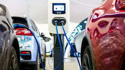Yolların yeni sahibi onlar! Türkiye'deki elektrikli araç sayısı açıklandı