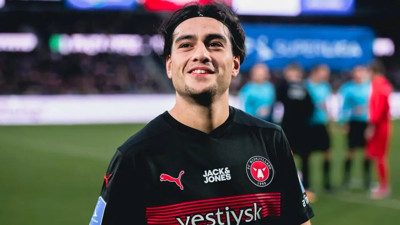 Aral Şimşir şehre geldi! Yeni sezonda Süper Lig'de oynayacak