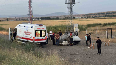 Bingöl'de otomobil takla attı: 3 yaralı var