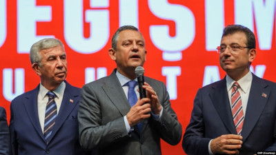 Özgür Özel'in belirsiz mesajlarının ardından Mansur Yavaş'ın ne yapacağı tartışılıyor