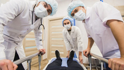 Bir tabela yetmez! İyi bir doktor nasıl yetiştirilir?