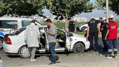 Şanlıurfa'da kırmızı ışıkta bekleyen araca silahlı saldırı